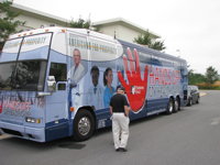 20090812-TownHall-HandsOffMyHealthCareBus