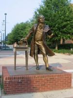 GMU-GeorgeMasonStatue-080106-1