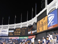 MINatNYY-OutfieldSignage-070307