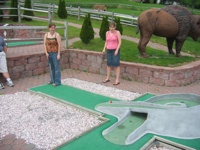 Minigolf-AmberKerrie-052706-1