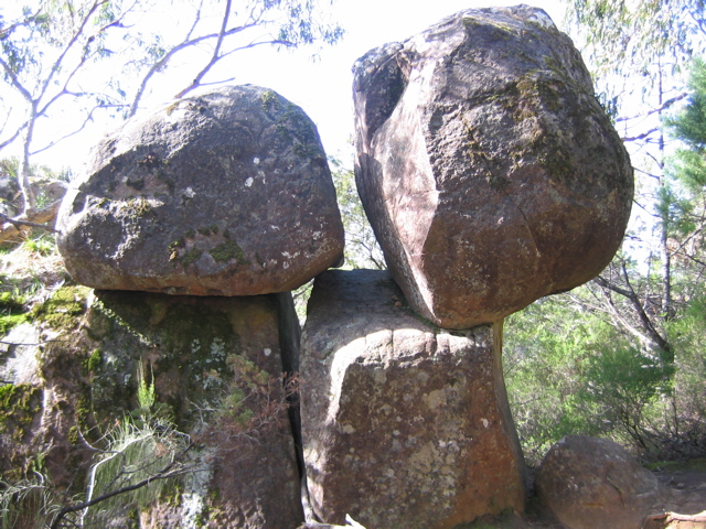 097-PrecariousBoulders