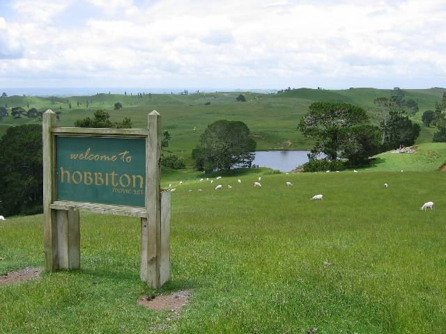 01-WelcomeToHobbiton On Friday, December 17, 2004, on my way from Rotorua to Auckland, I stopped by the town of Matamata in the beautiful Waikato Region ... in Matamata I booked a tour to go see Hobbiton, which is situated on private farmland