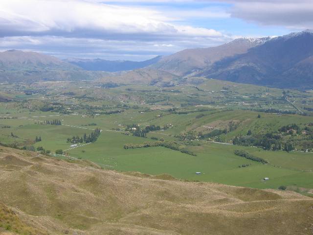 42-QueenstownValleyA Queenstown valley