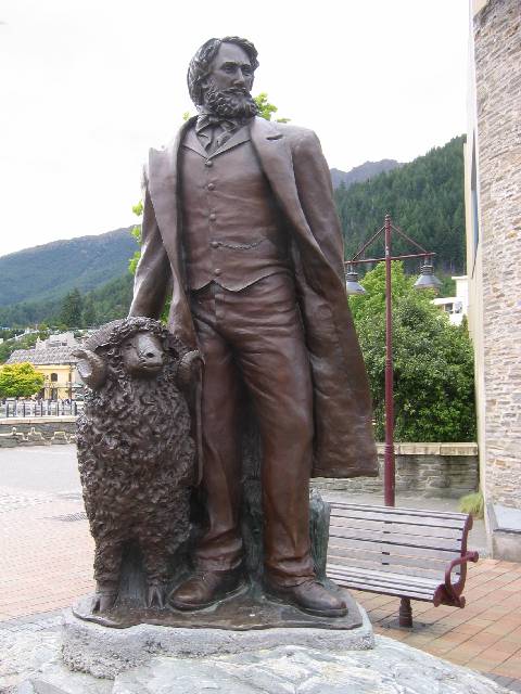 53-WilliamReesStatue Statue of William Rees ... I think he was some famous pioneer of that area of New Zealand